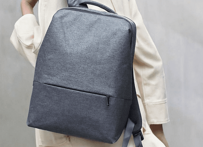 Пример ношения рюкзака Xiaomi 90 Points Urban Style