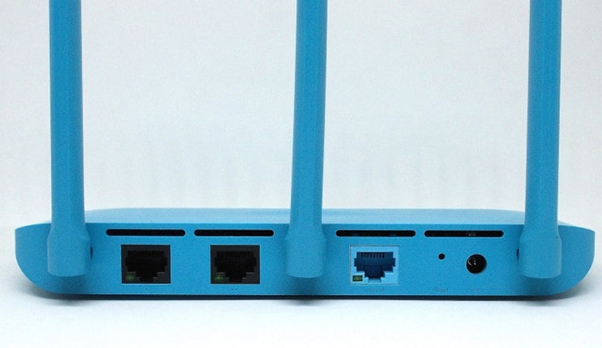 Разъемы Xiaomi Mi WiFi Router 4Q Расположение разъемов на Mi WiFi Router 4Q